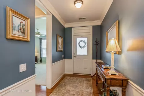 2817 Cascade Falls Cir, Elgin, IL 60124 photo 2