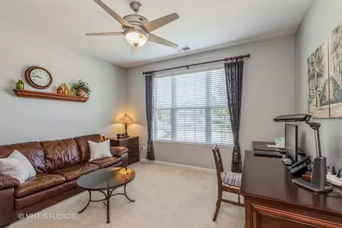 2817 Cascade Falls Cir, Elgin, IL 60124 photo 3