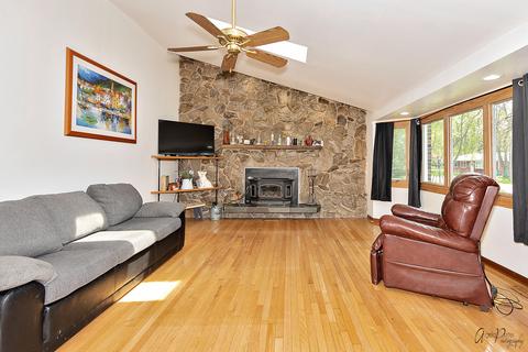 1404 Sunset Dr, Holiday Hills, IL 60051 photo 4