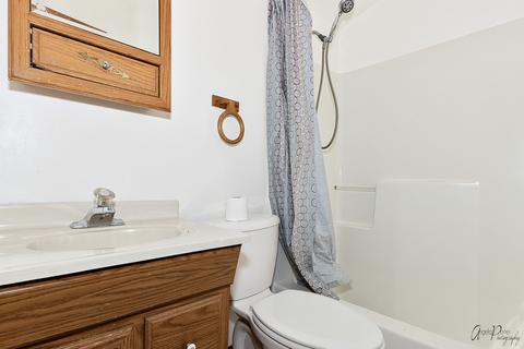 1404 Sunset Dr, Holiday Hills, IL 60051 photo 10