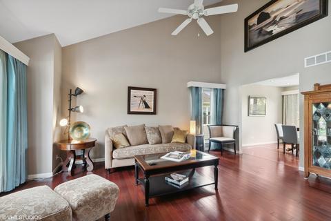 930 Stockbridge Pl, Elgin, IL 60120 photo 3