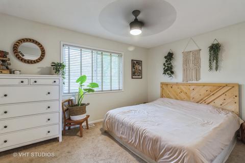 105 Cedarbrook Rd, Naperville, IL 60565 photo 6