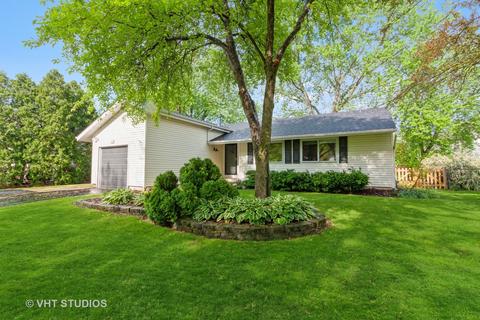 105 Cedarbrook Rd, Naperville, IL 60565 photo 1