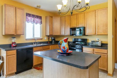 1611 Stanton Ln, Plainfield, IL 60586 photo 6