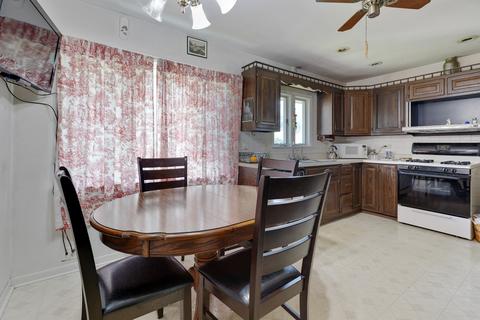 735 Elma Ave, Elgin, IL 60120 photo 9