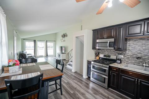 969 Illinois Ave, Elgin, IL 60120 photo 8