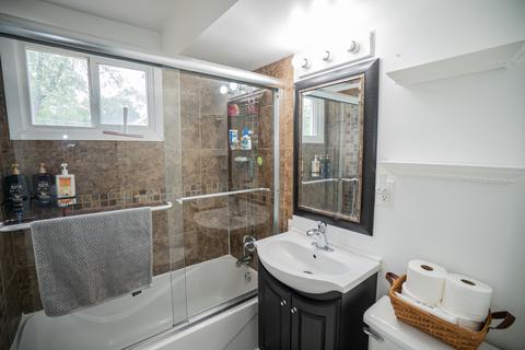 969 Illinois Ave, Elgin, IL 60120 photo 12