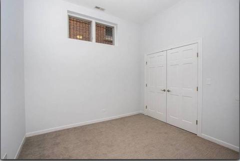 Undisclosed, Chicago, IL 60625 photo 12