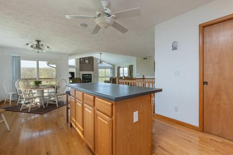 301 Forestcliff Ct, Lake Summerset, IL 61019 photo 9