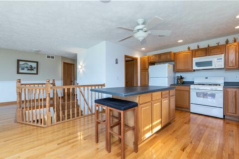 301 Forestcliff Ct, Lake Summerset, IL 61019 photo 8