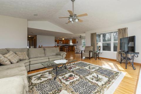 301 Forestcliff Ct, Lake Summerset, IL 61019 photo 5
