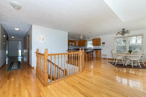 301 Forestcliff Ct, Lake Summerset, IL 61019 photo 7