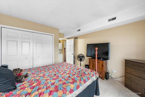 810 Kenneth Cir, Elgin, IL 60120 photo 12