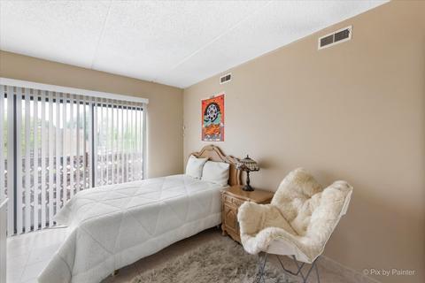 810 Kenneth Cir, Elgin, IL 60120 photo 14