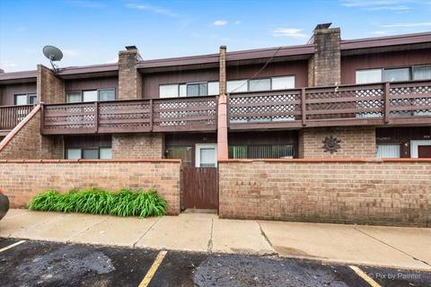 810 Kenneth Cir, Elgin, IL 60120 photo 1
