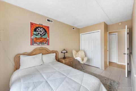 810 Kenneth Cir, Elgin, IL 60120 photo 15