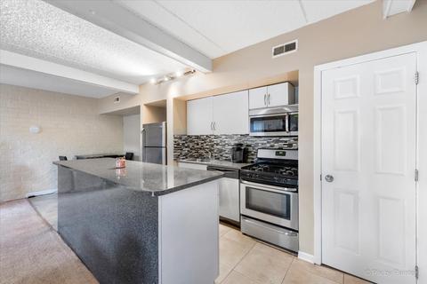 810 Kenneth Cir, Elgin, IL 60120 photo 8