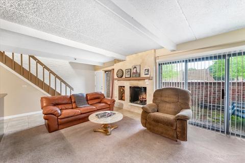 810 Kenneth Cir, Elgin, IL 60120 photo 6