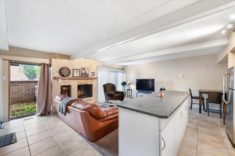 810 Kenneth Cir, Elgin, IL 60120 photo 9