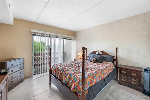 810 Kenneth Cir, Elgin, IL 60120 photo 11