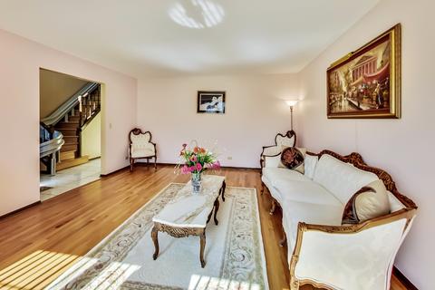 304 Eric Ct, Mount Prospect, IL 60056 photo 7