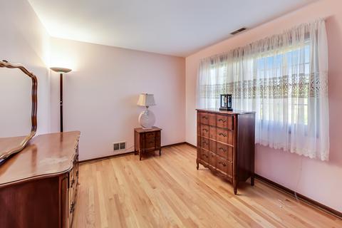 304 Eric Ct, Mount Prospect, IL 60056 photo 27