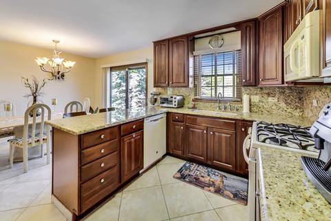 304 Eric Ct, Mount Prospect, IL 60056 photo 11