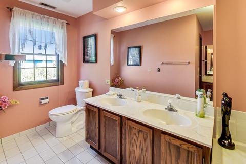 304 Eric Ct, Mount Prospect, IL 60056 photo 23