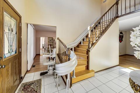 304 Eric Ct, Mount Prospect, IL 60056 photo 5