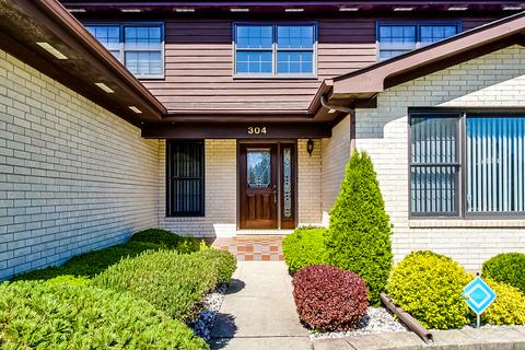 304 Eric Ct, Mount Prospect, IL 60056 photo 3
