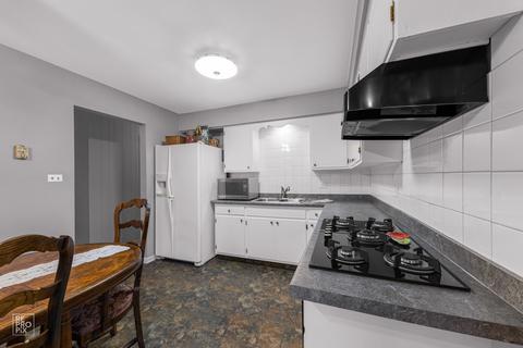 842 N Sumner St, Addison, IL 60101 photo 3