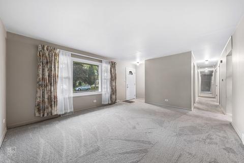 842 N Sumner St, Addison, IL 60101 photo 2