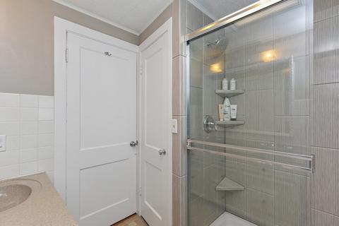 938 Augusta Ave, Elgin, IL 60120 photo 17