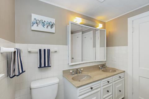 938 Augusta Ave, Elgin, IL 60120 photo 16