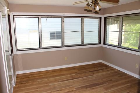 812 E Macon St, Clinton, IL 61727 photo 9