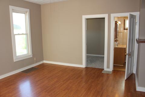 812 E Macon St, Clinton, IL 61727 photo 10