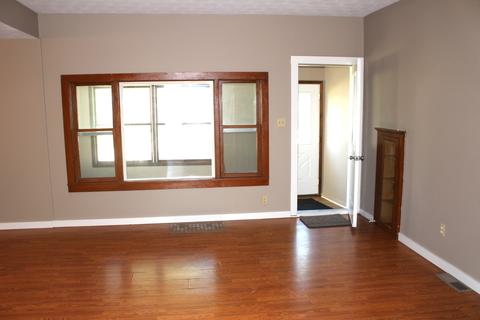 812 E Macon St, Clinton, IL 61727 photo 13