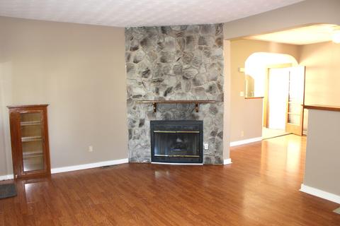 812 E Macon St, Clinton, IL 61727 photo 14