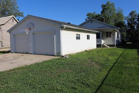 812 E Macon St, Clinton, IL 61727 photo 3