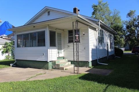 812 E Macon St, Clinton, IL 61727 photo 2