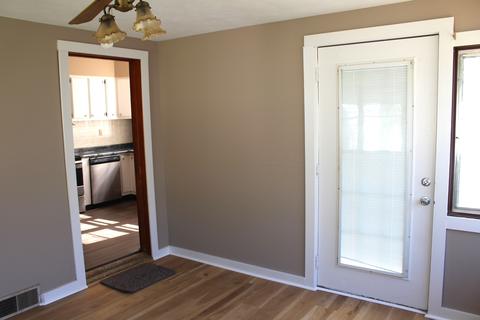 812 E Macon St, Clinton, IL 61727 photo 8