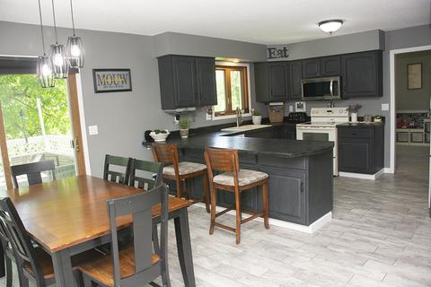 13564 Treva Dr, Morrison, IL 61270 photo 5