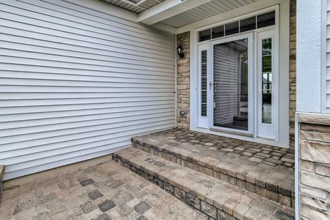 1708 Dundalk Ln, Mchenry, IL 60050 photo 3