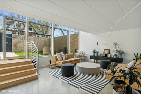 1152 E 48th St, Chicago, IL 60615 photo 3