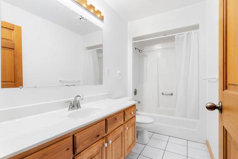 426 E 5th St, Lockport, IL 60441 photo 13