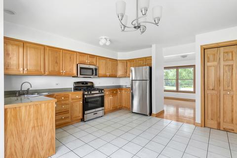 426 E 5th St, Lockport, IL 60441 photo 7