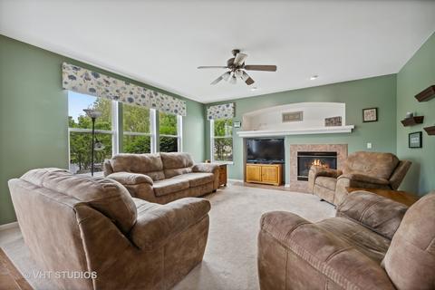642 Biltmore Dr, Bartlett, IL 60103 photo 9