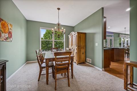 642 Biltmore Dr, Bartlett, IL 60103 photo 5