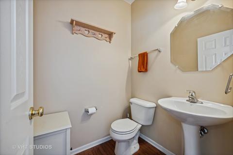 642 Biltmore Dr, Bartlett, IL 60103 photo 10