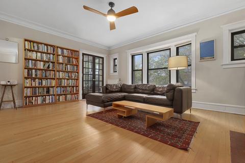 1114 E 52nd St #2, Chicago, IL 60615 photo 3